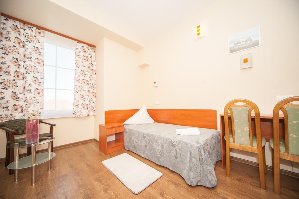 Hotel Ada Wiekszyce Buitenkant foto
